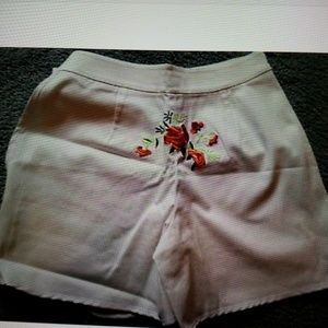 Cache White Embroidered Skort Skirt Size 0